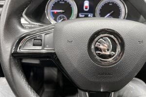 SKODA SUPERB esikatselu 25