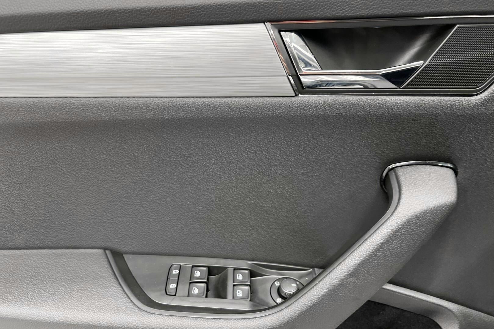 SKODA SUPERB iso kuva 27