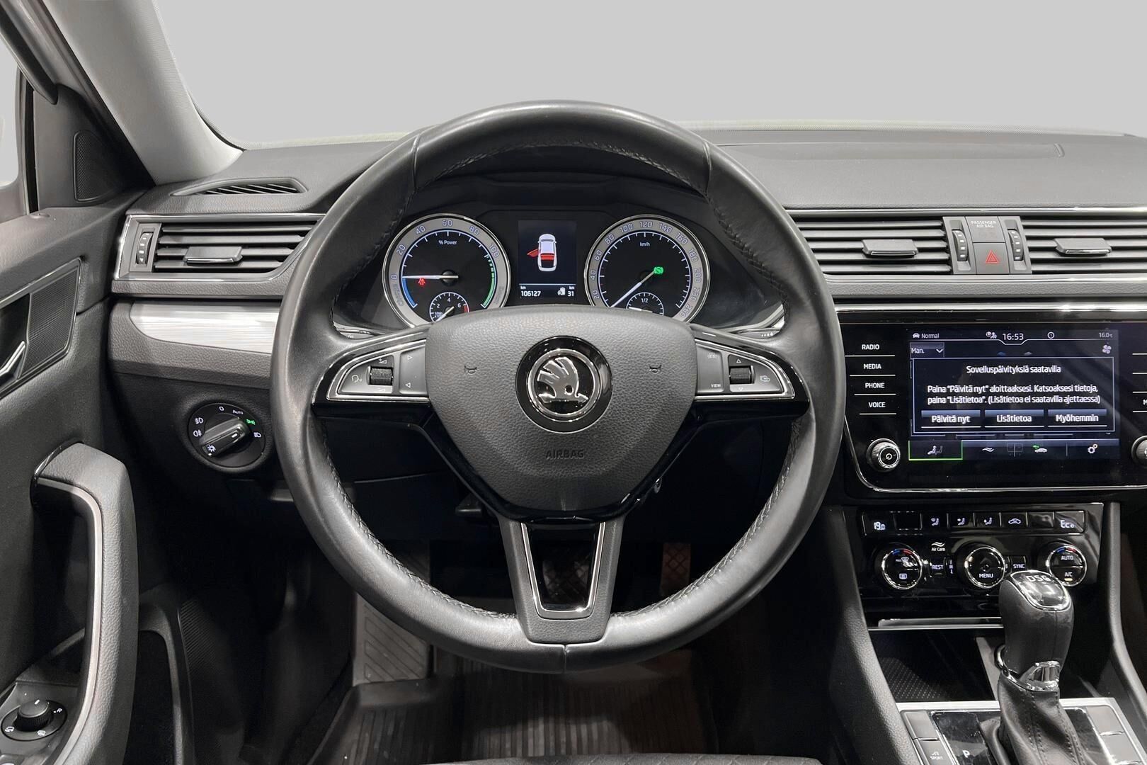 SKODA SUPERB iso kuva 29