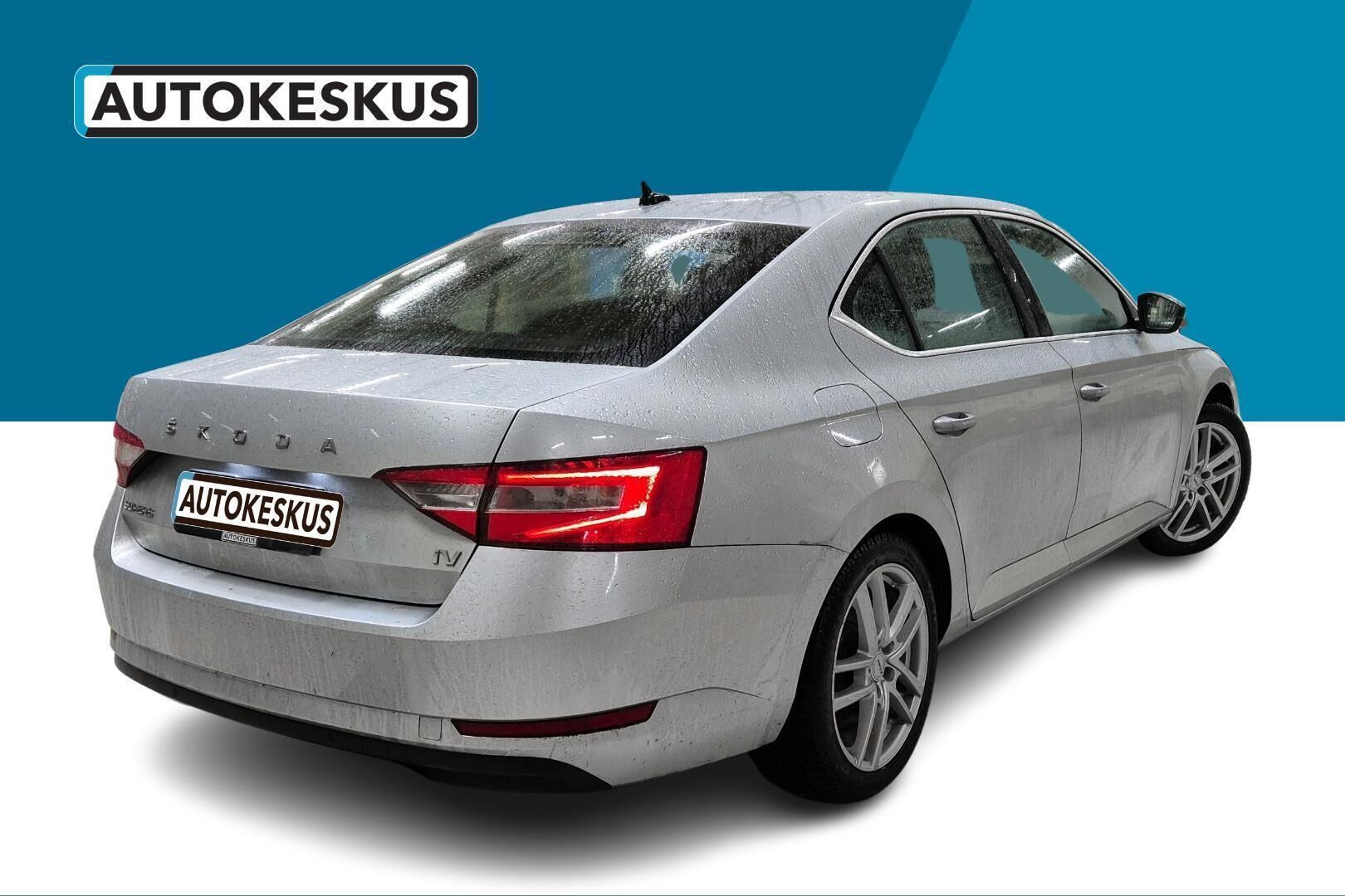 SKODA SUPERB iso kuva 3