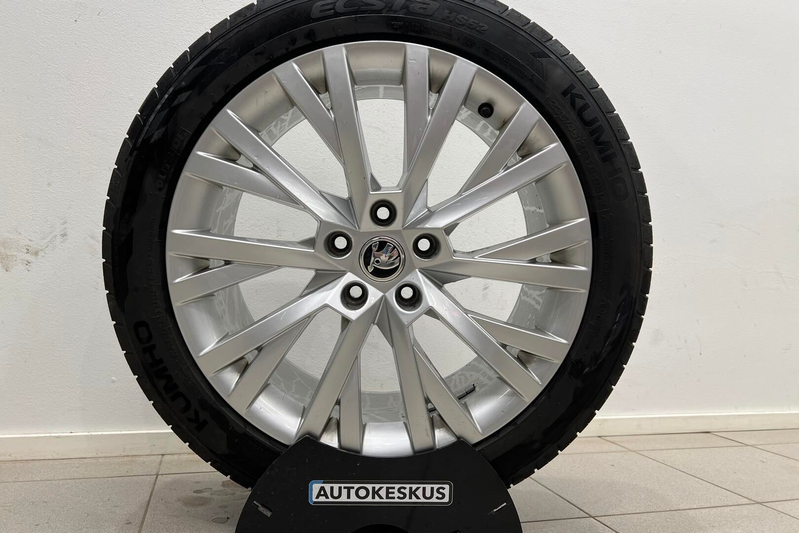 SKODA SUPERB iso kuva 30