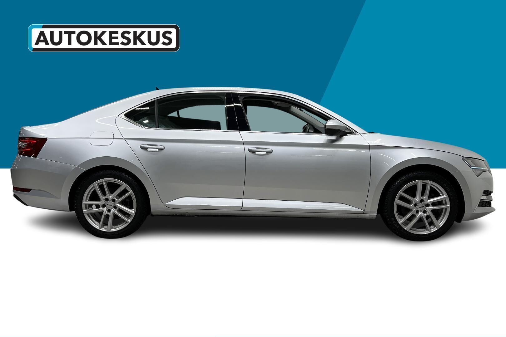 SKODA SUPERB iso kuva 4