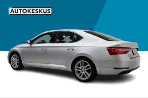 SKODA SUPERB esikatselu 7