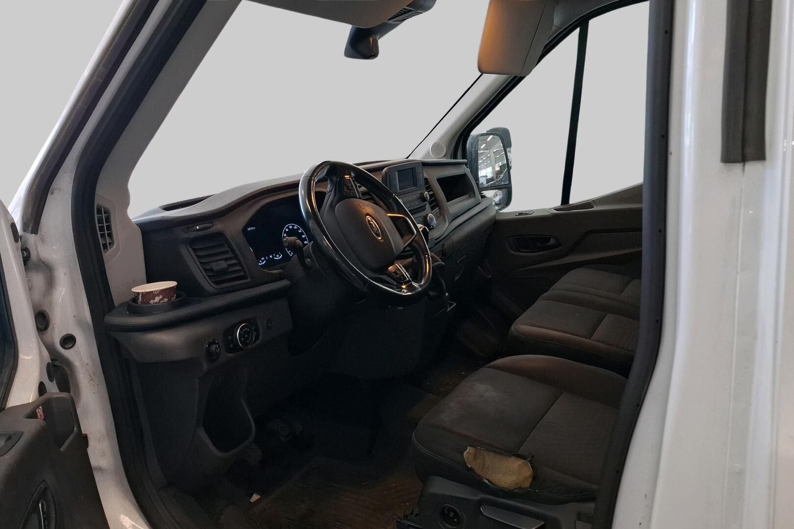 Ford Transit iso kuva 2