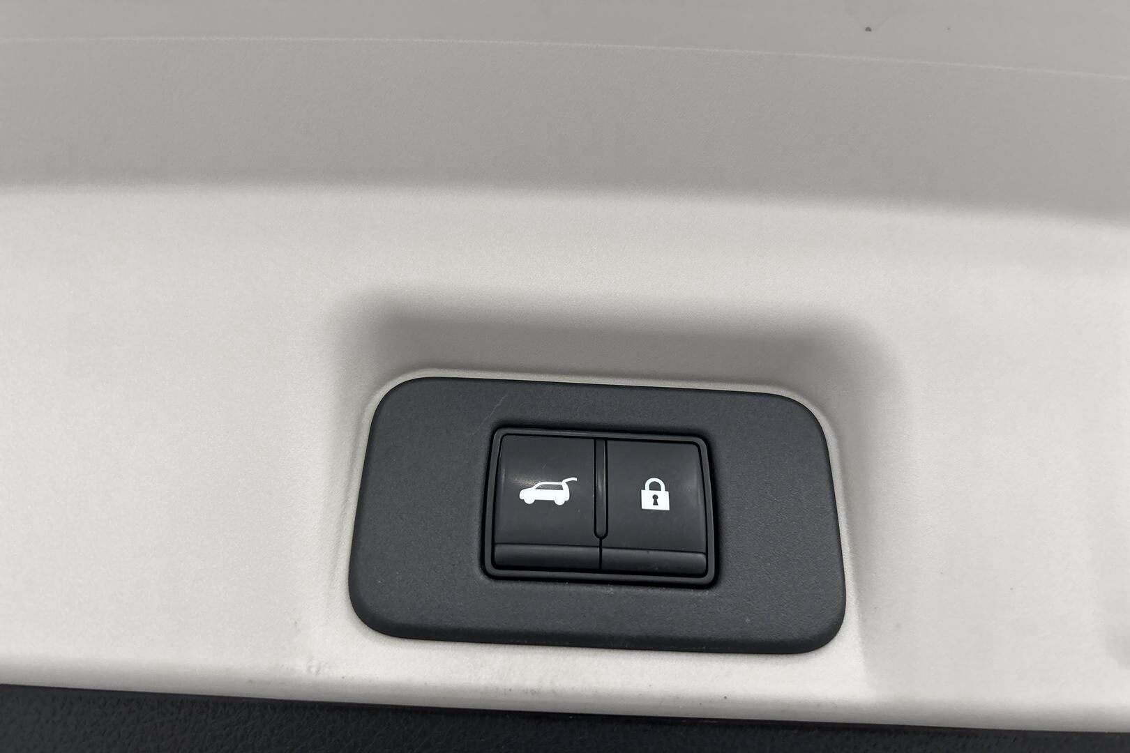 Nissan Ariya iso kuva 12