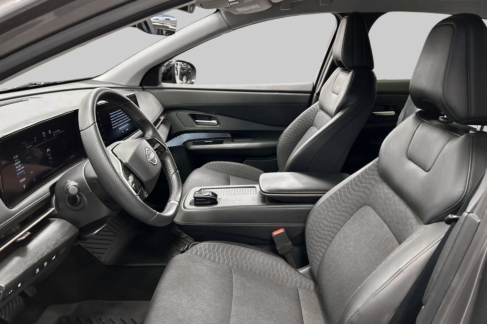 Nissan Ariya iso kuva 7