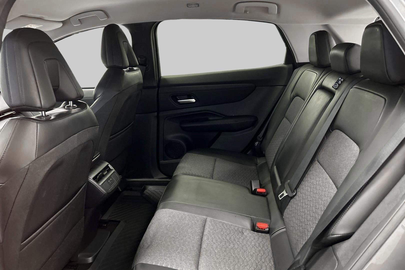 Nissan Ariya iso kuva 8