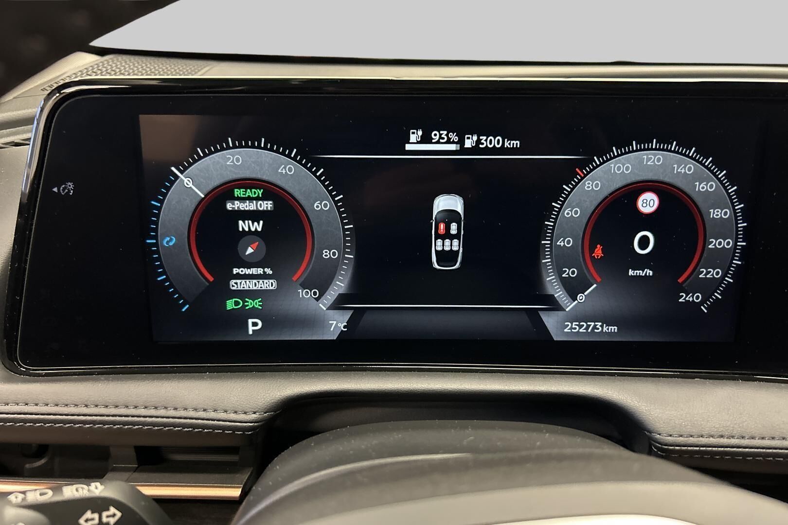 Nissan Ariya iso kuva 13