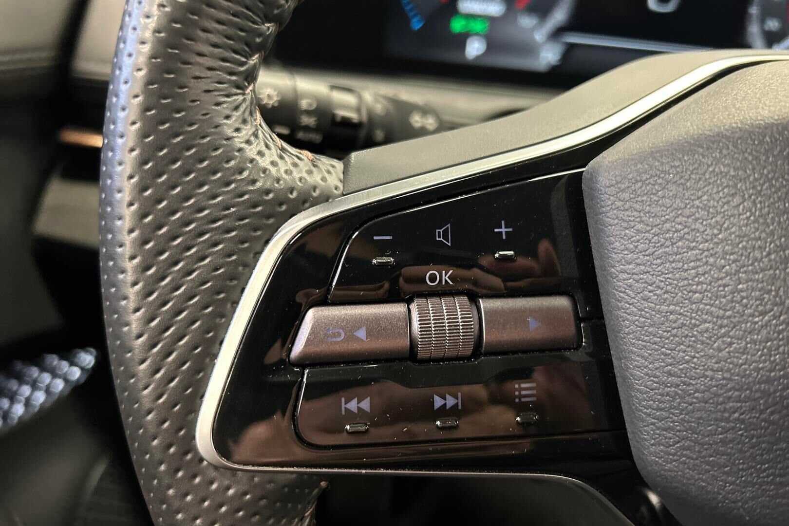 Nissan Ariya iso kuva 18