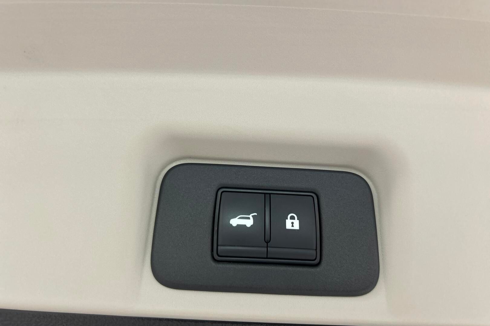 Nissan Ariya iso kuva 26