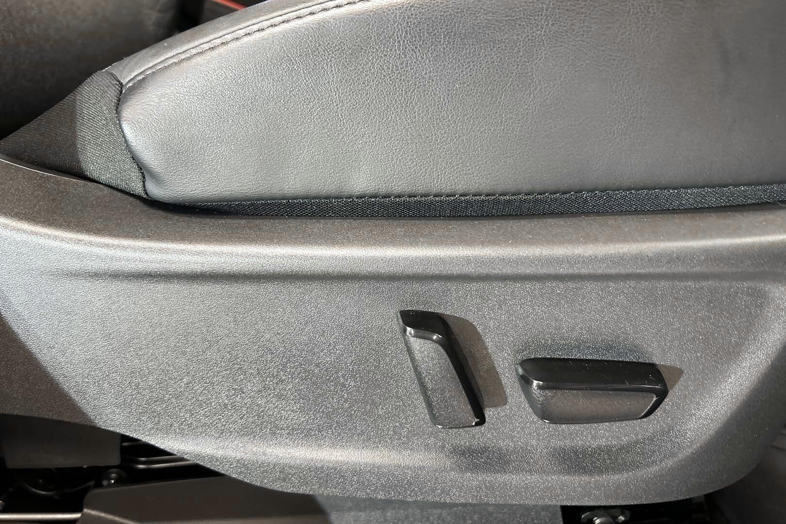 Nissan Ariya iso kuva 27