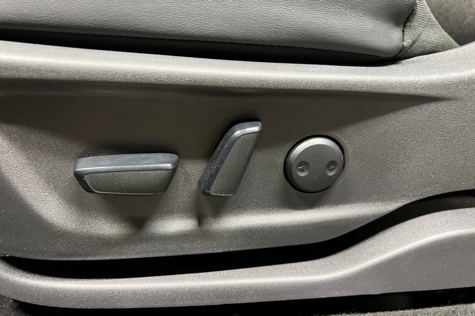 Nissan Ariya iso kuva 20