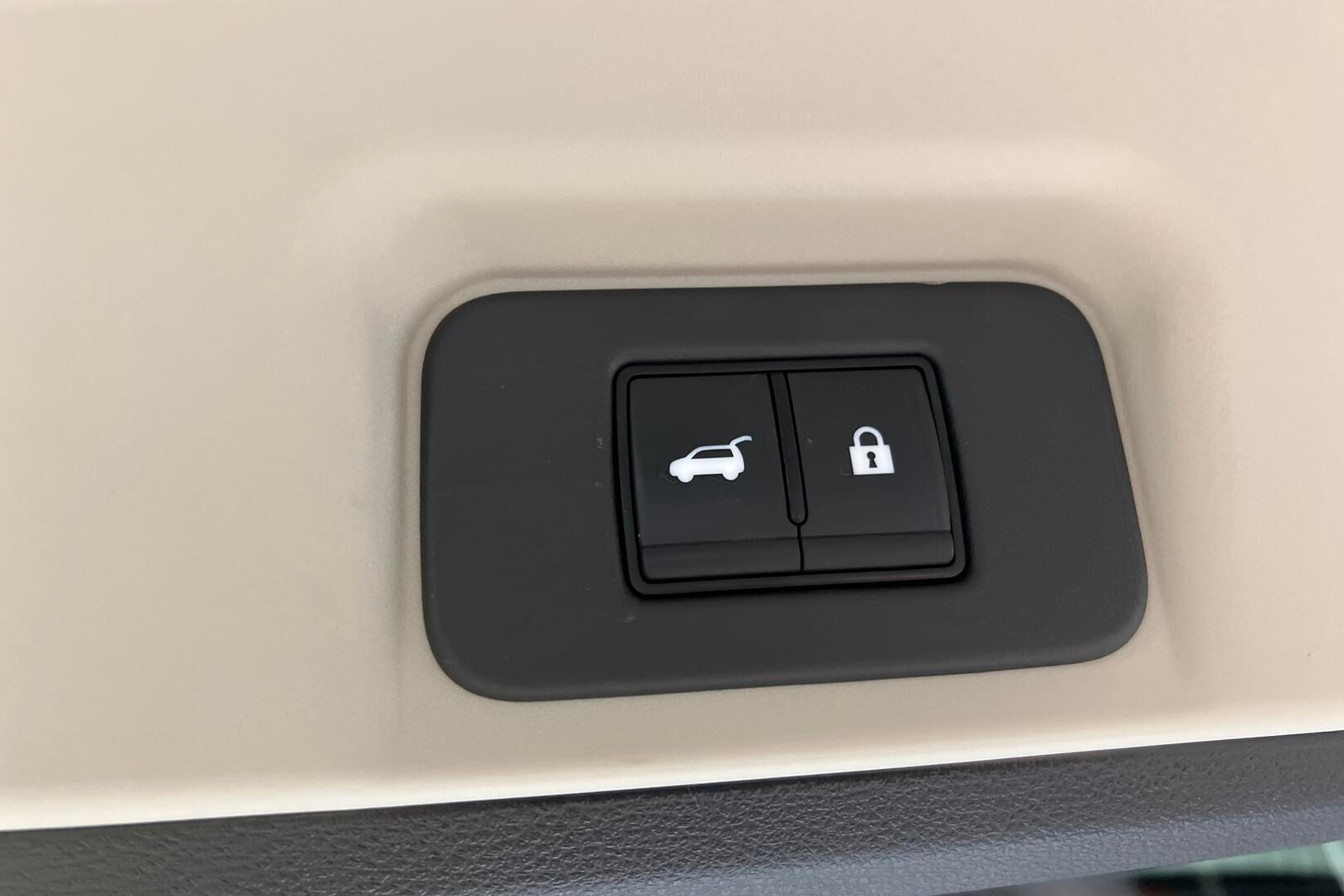 Nissan Ariya iso kuva 21