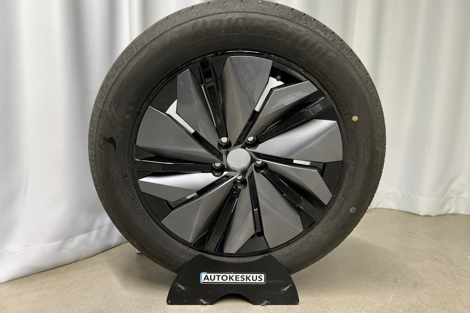 Nissan Ariya iso kuva 22