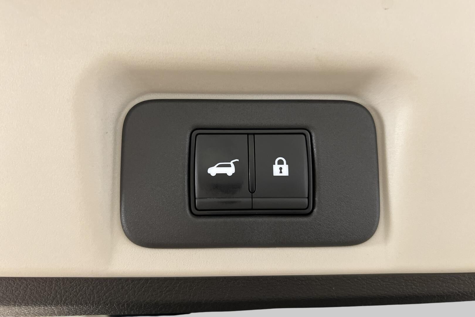 Nissan Ariya iso kuva 14