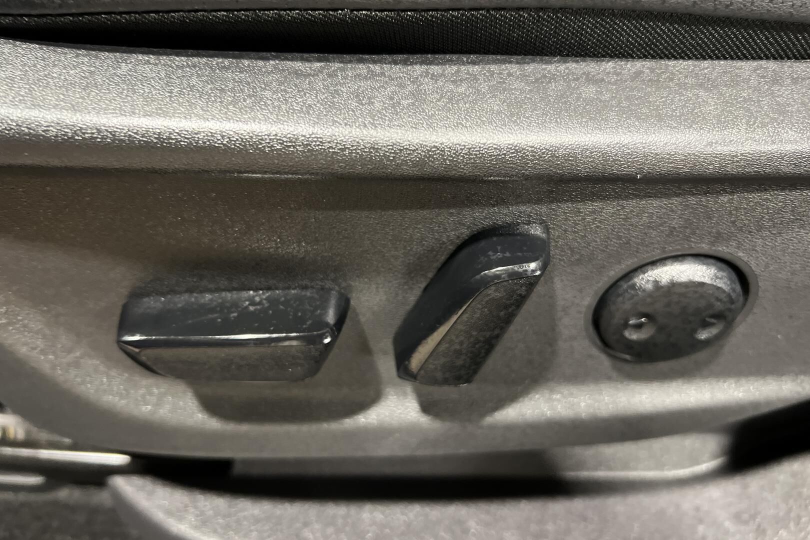 Nissan Ariya iso kuva 15