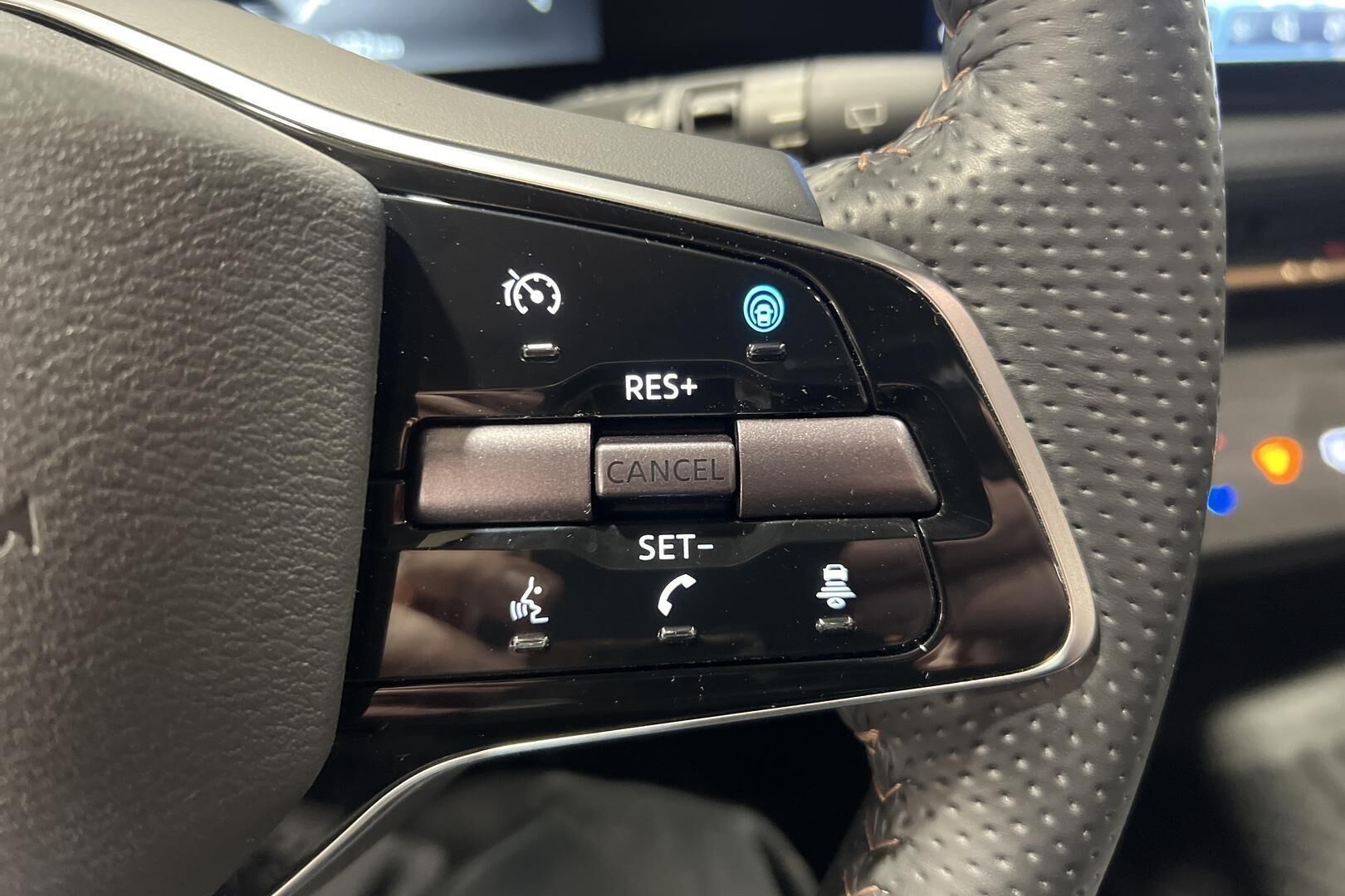 Nissan Ariya iso kuva 18