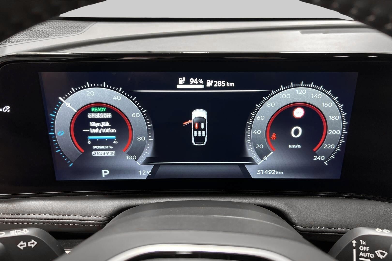 Nissan Ariya iso kuva 19