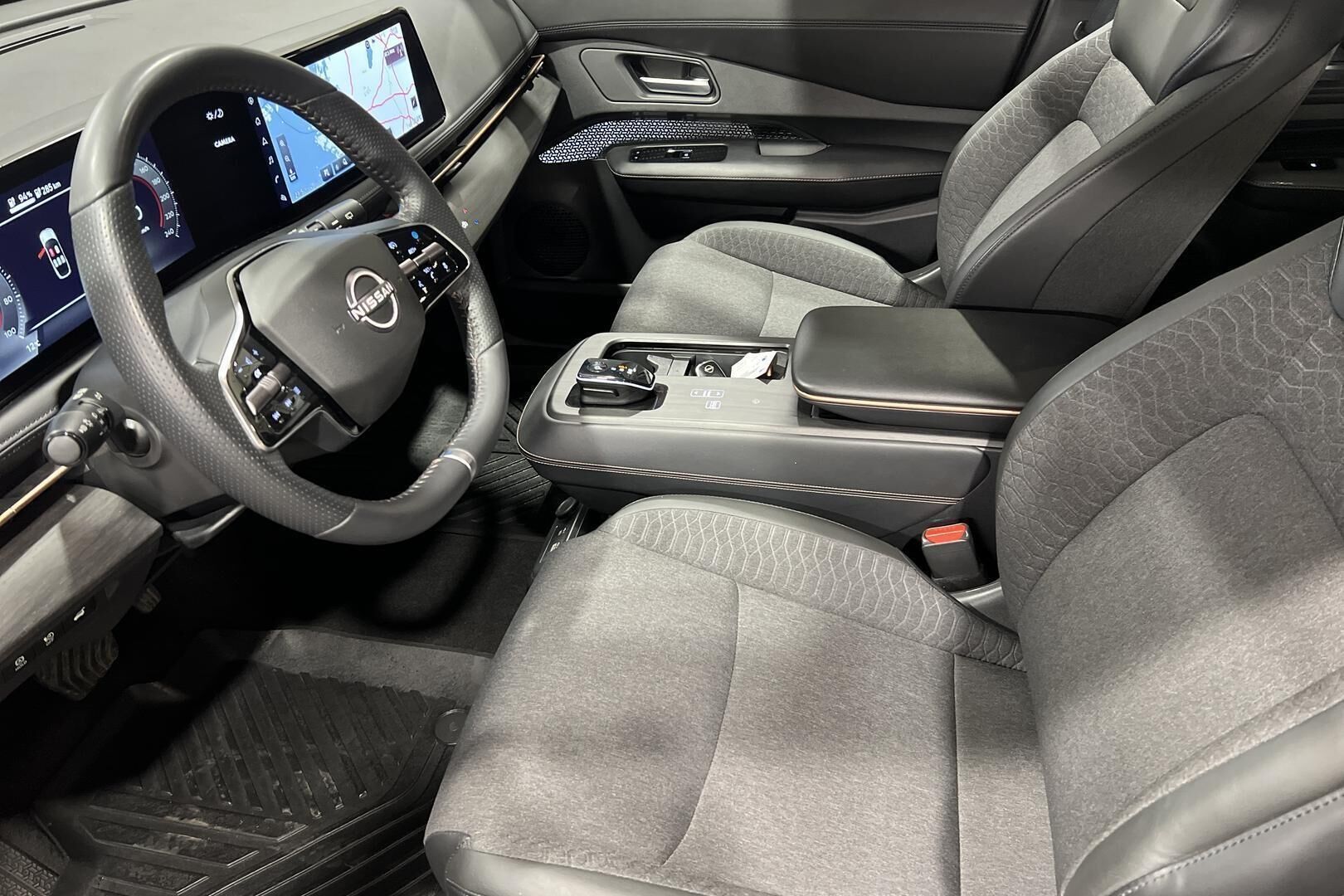 Nissan Ariya iso kuva 9