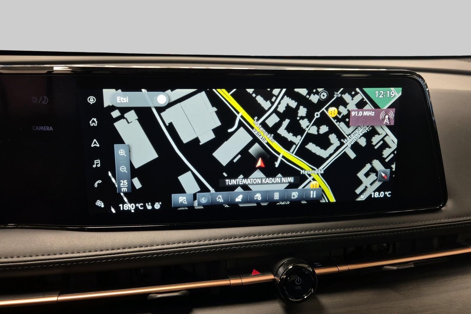 Nissan Ariya iso kuva 15