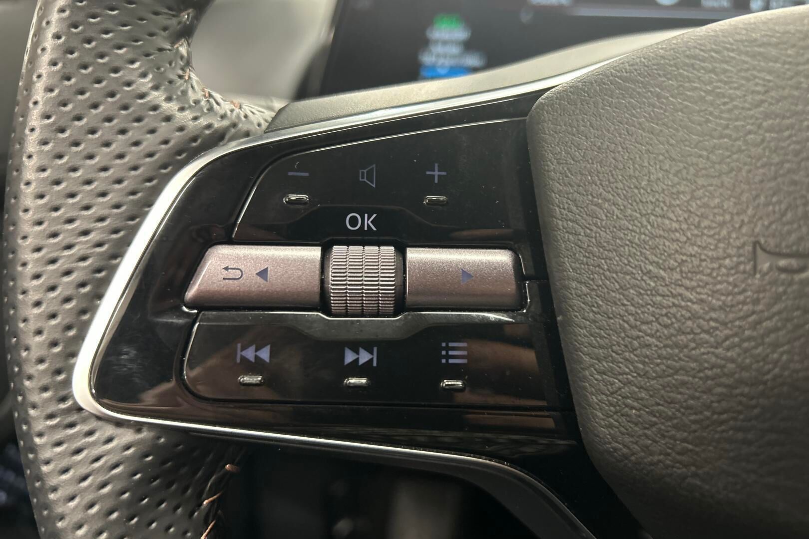 Nissan Ariya iso kuva 15