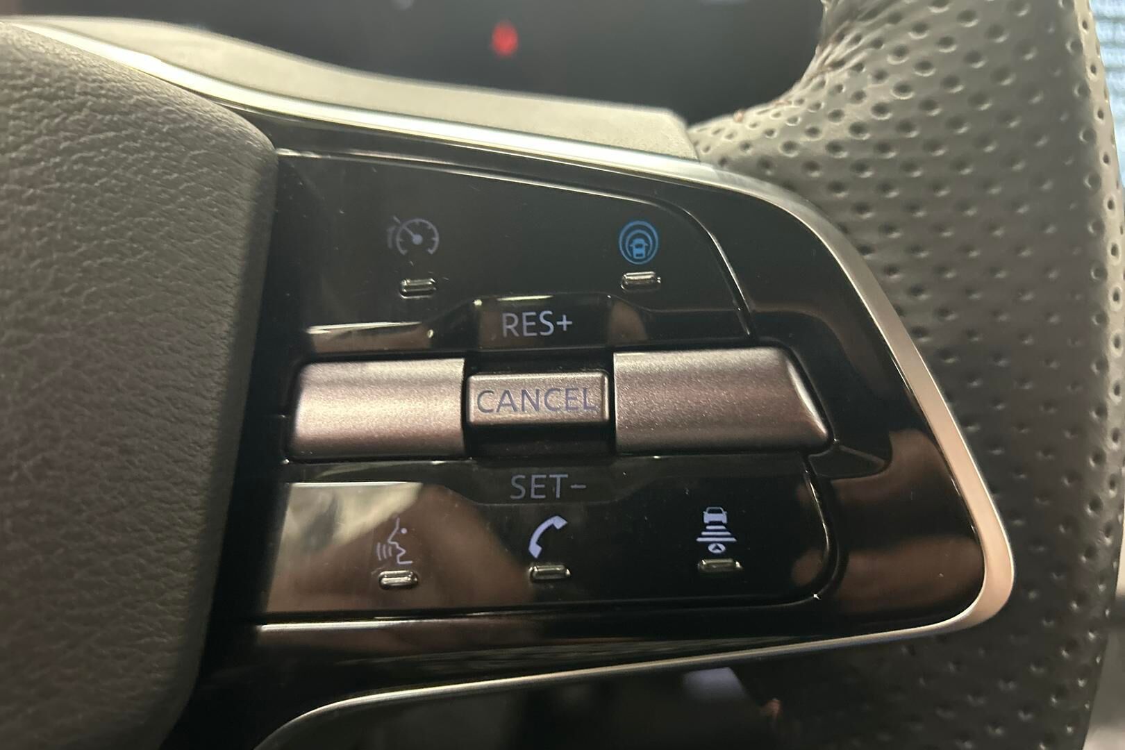 Nissan Ariya iso kuva 16