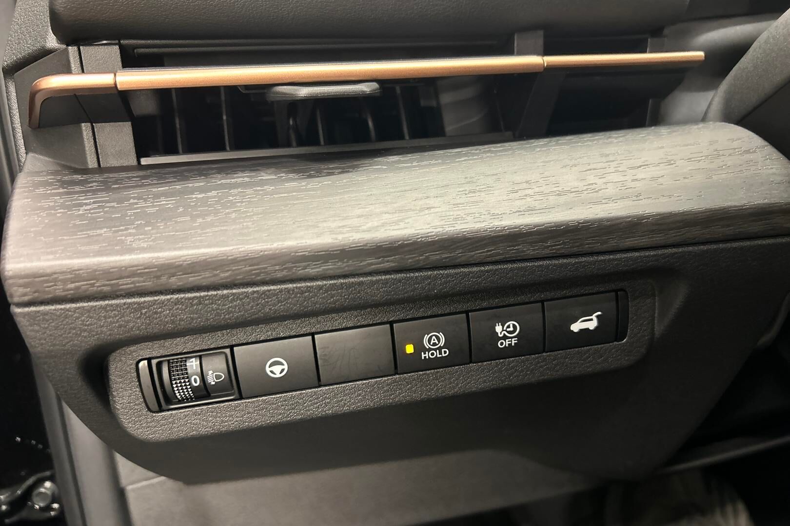 Nissan Ariya iso kuva 13