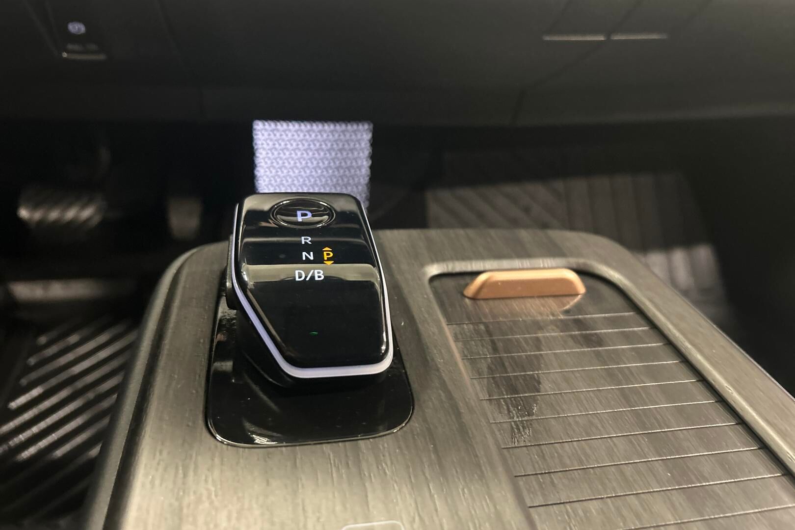 Nissan Ariya iso kuva 19