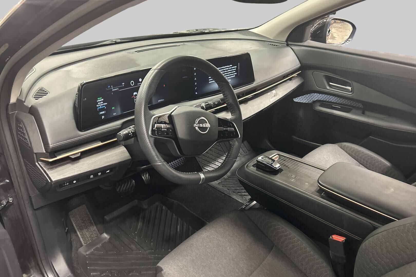 Nissan Ariya iso kuva 9