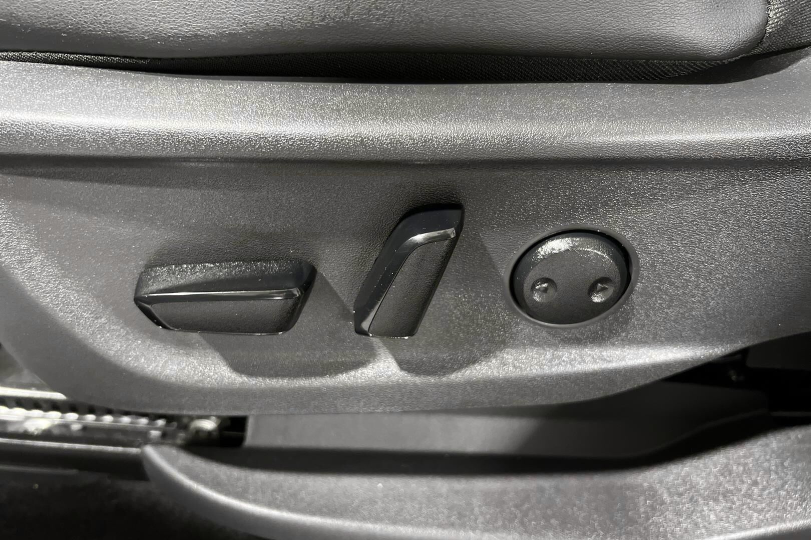 Nissan Ariya iso kuva 15