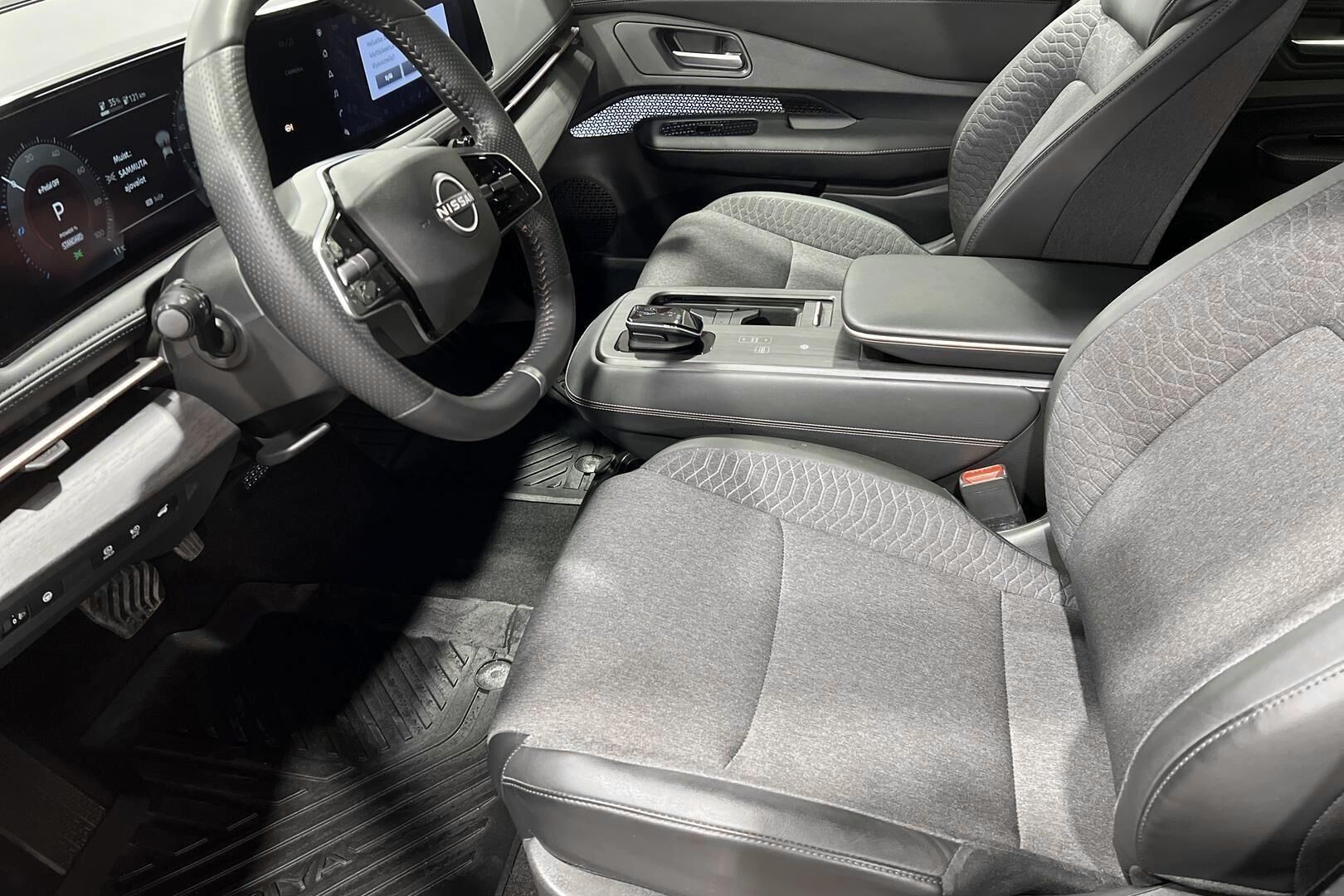 Nissan Ariya iso kuva 9