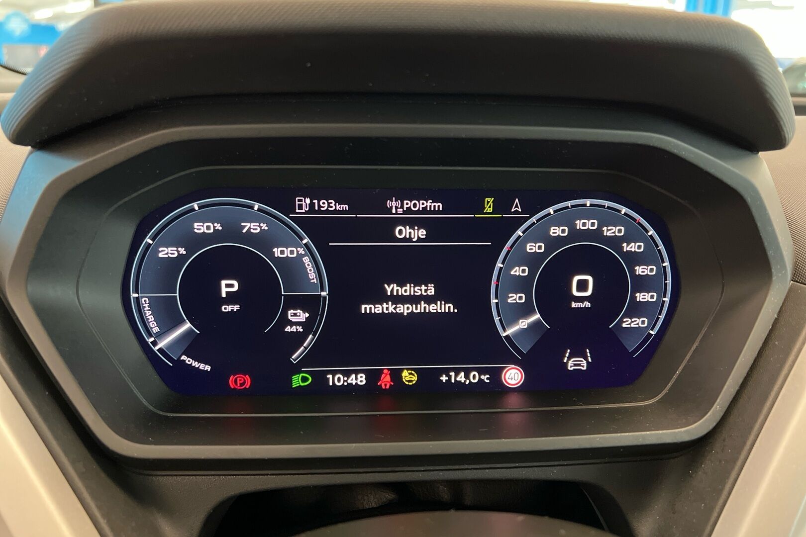Audi Q4 e-tron iso kuva 11