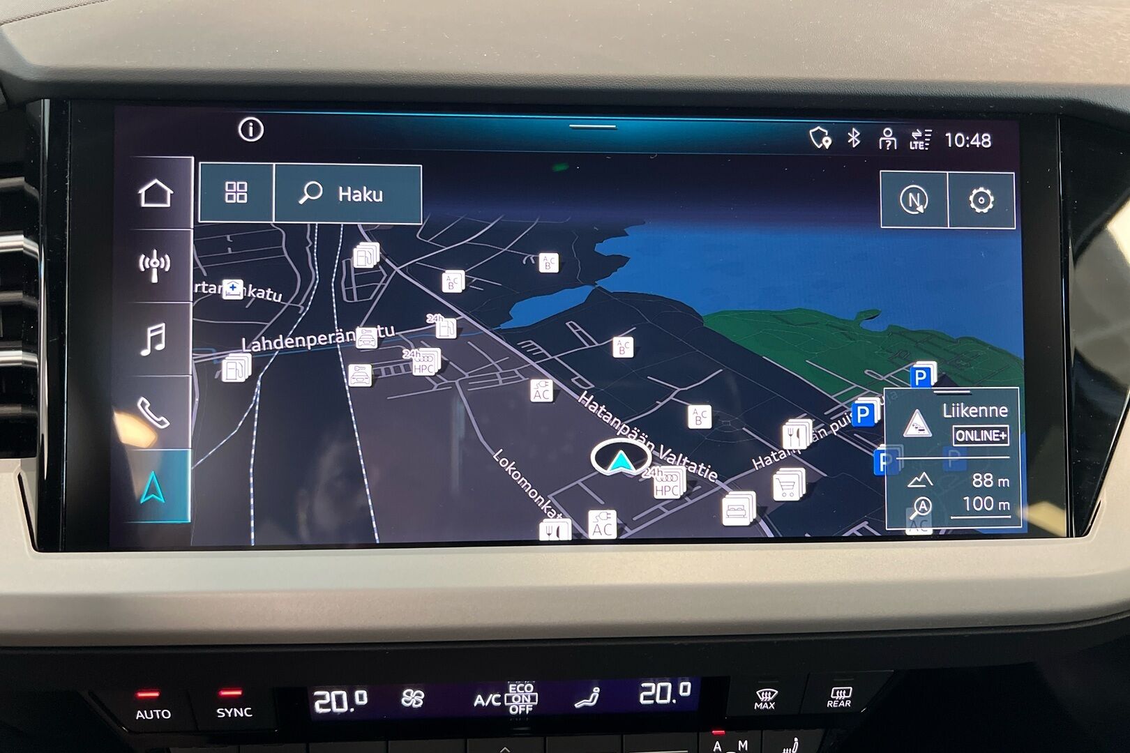 Audi Q4 e-tron iso kuva 12