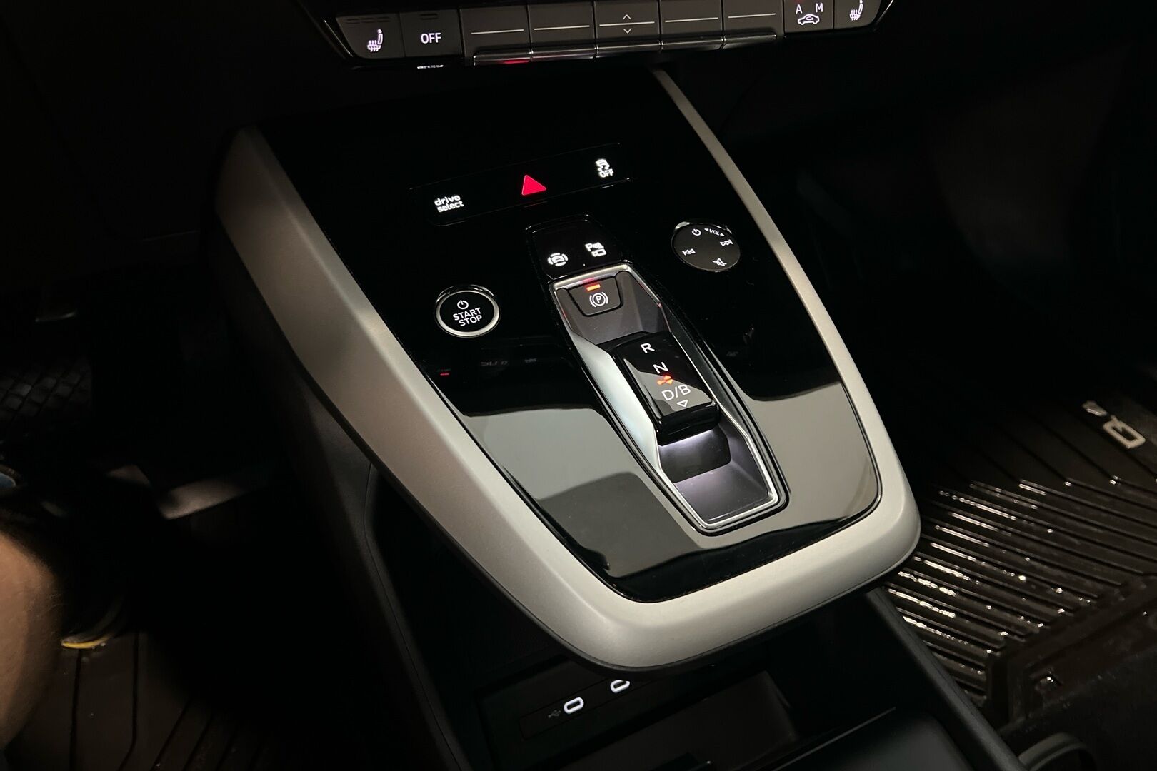 Audi Q4 e-tron iso kuva 14