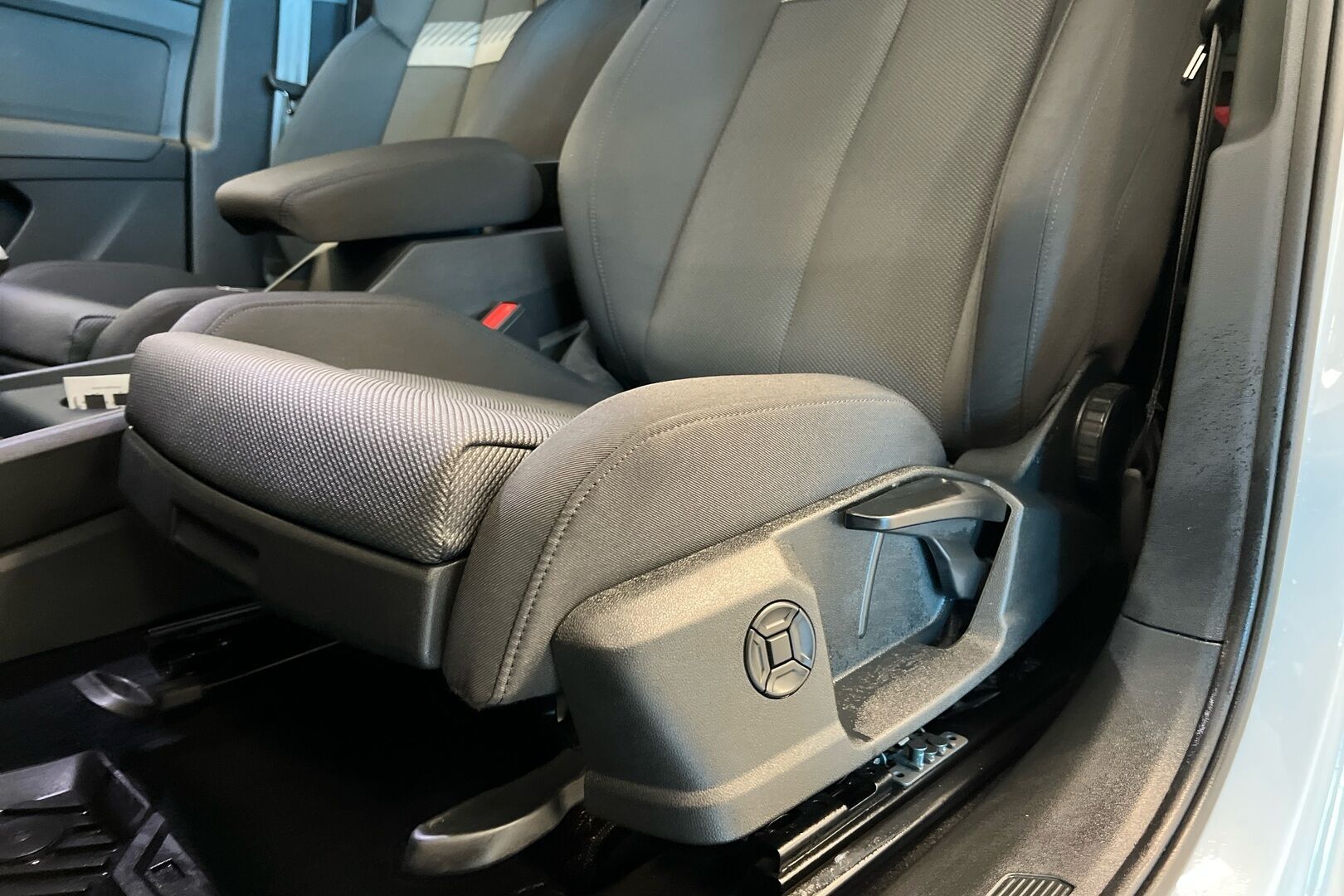 Audi Q4 e-tron iso kuva 19