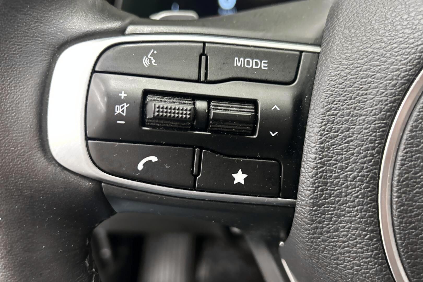 Kia Sportage iso kuva 16