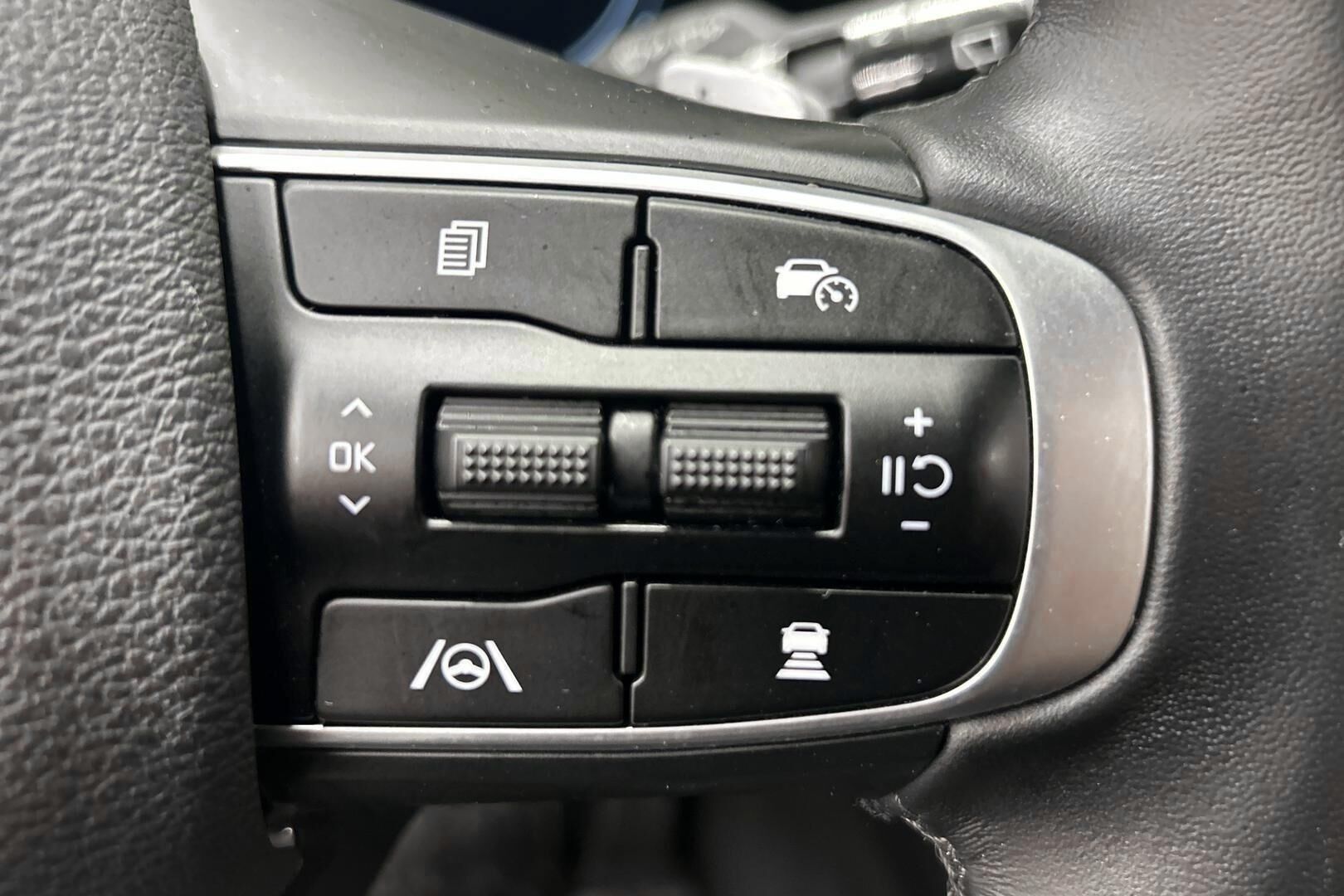 Kia Sportage iso kuva 17