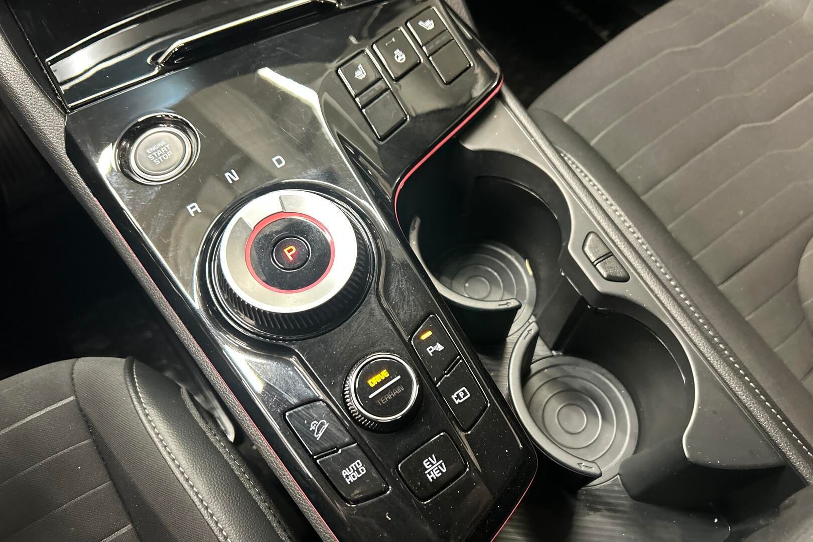 Kia Sportage iso kuva 22