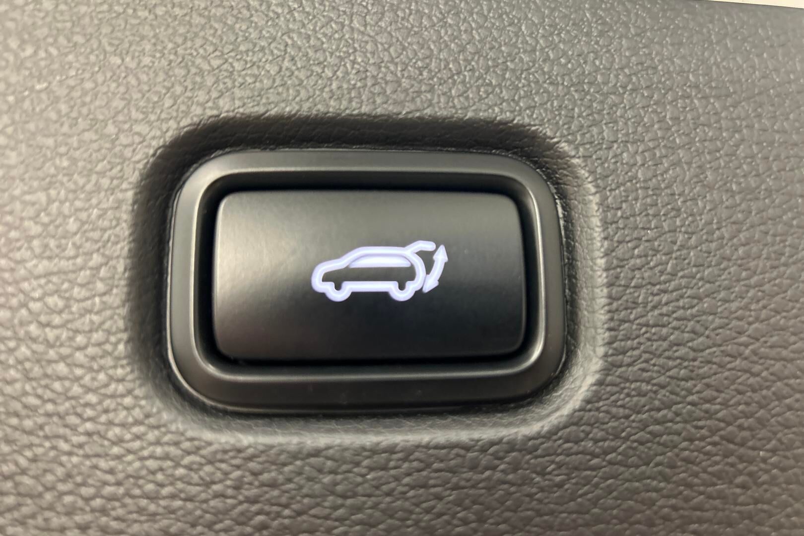 Kia Sportage iso kuva 24