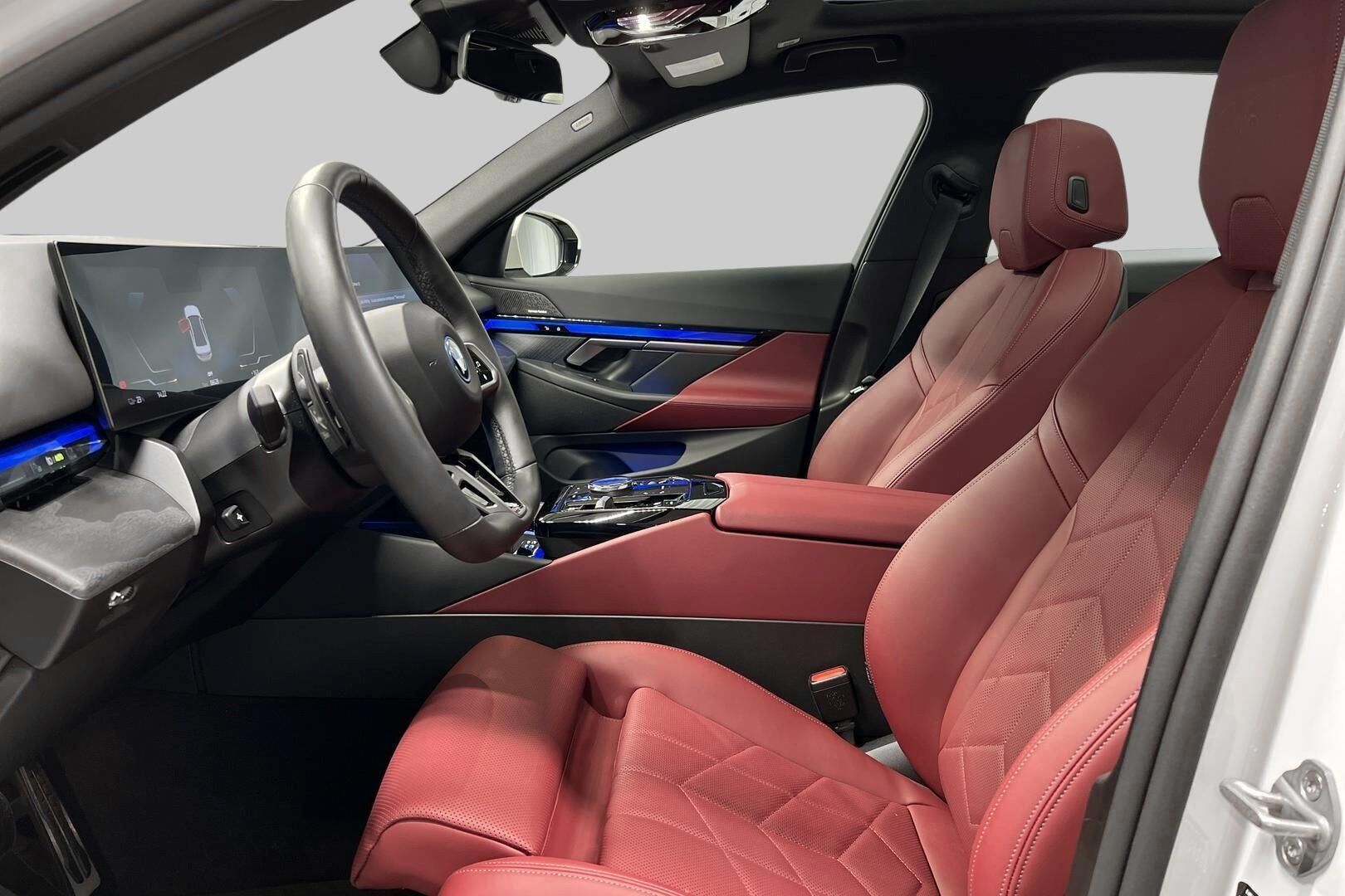 BMW i5 iso kuva 8