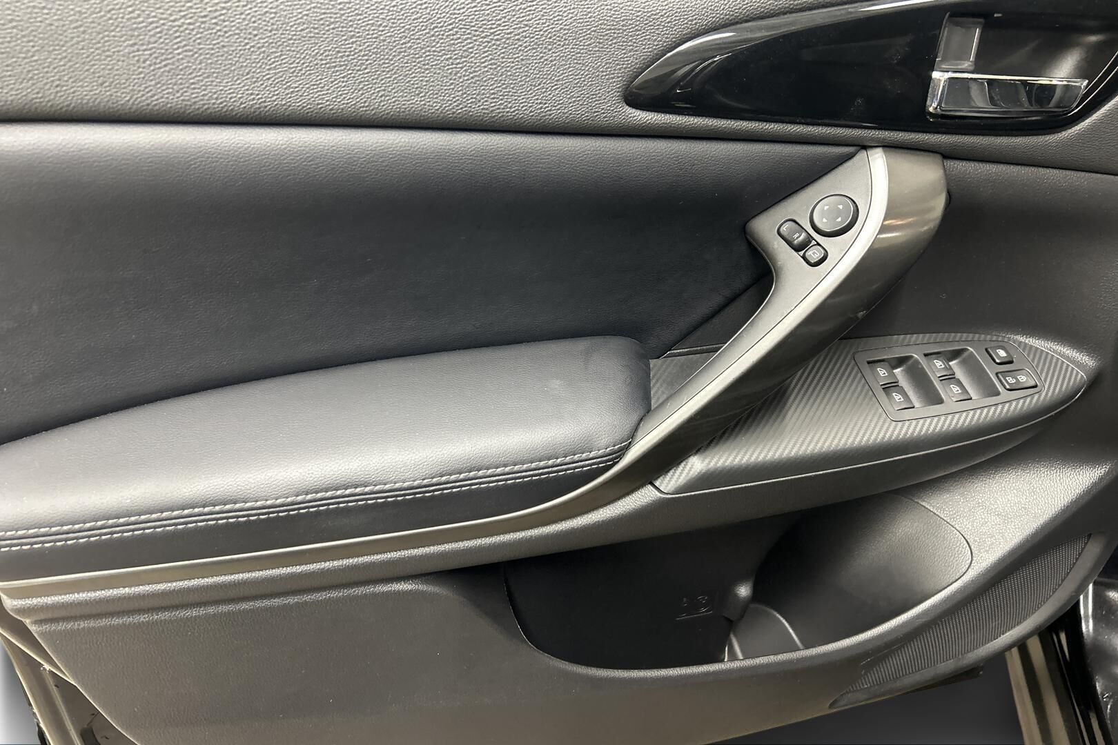 Mitsubishi Eclipse Cross iso kuva 13