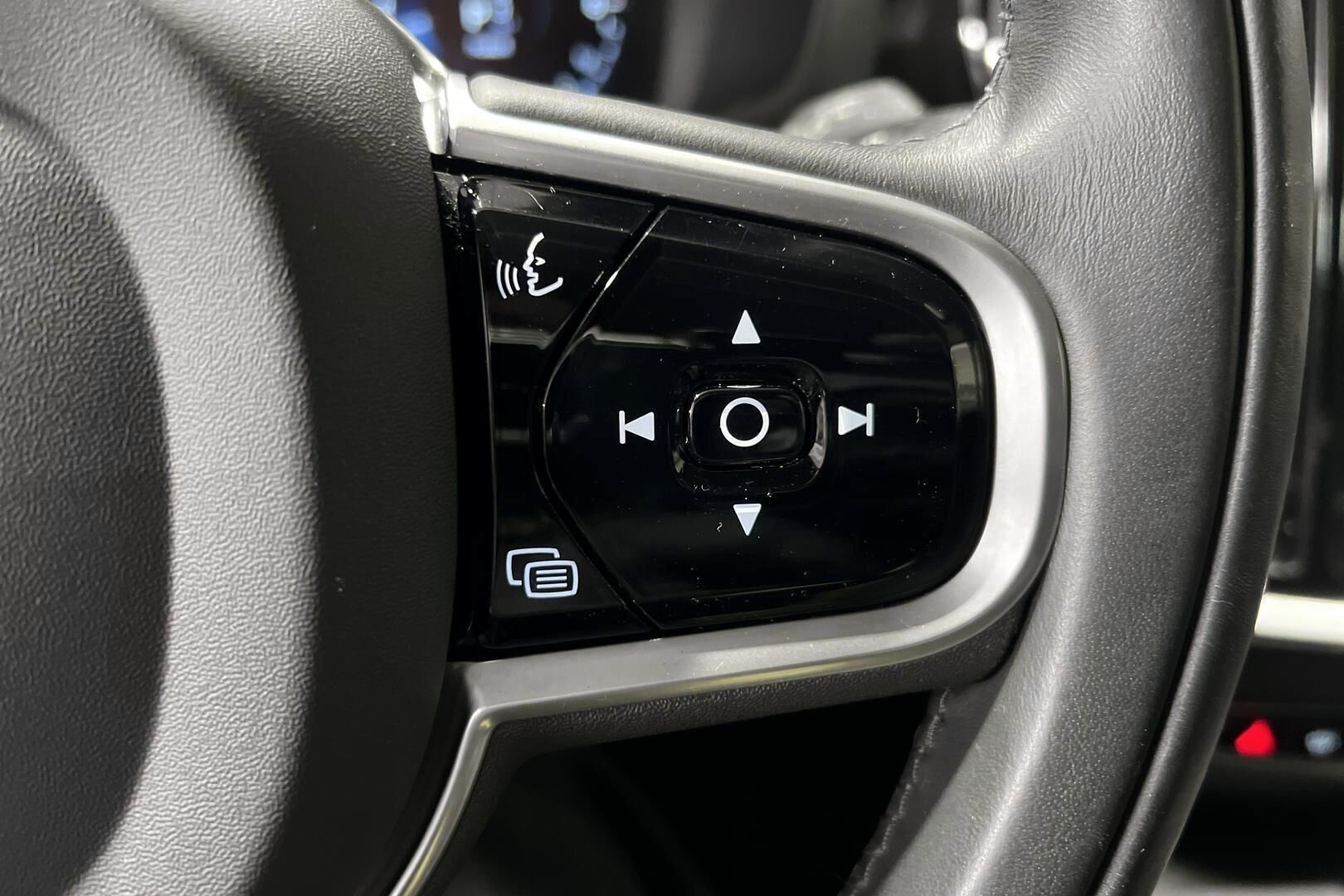 Volvo V60 iso kuva 14