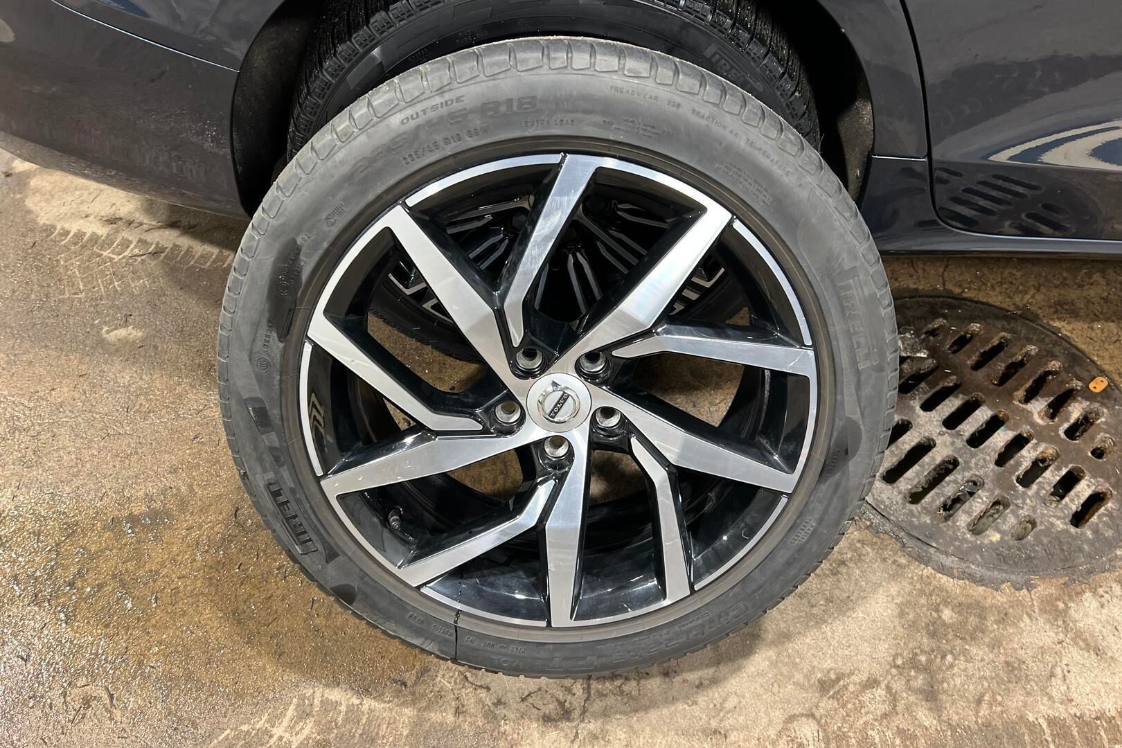 Volvo V60 iso kuva 18