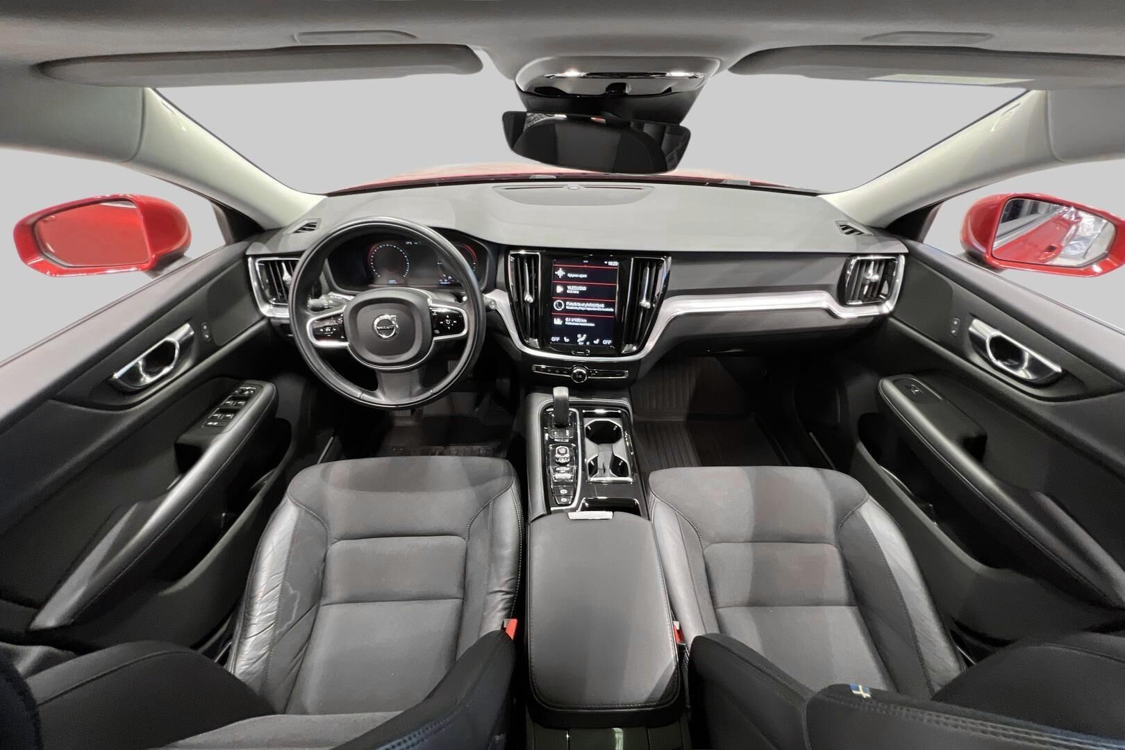 Volvo V60 iso kuva 11