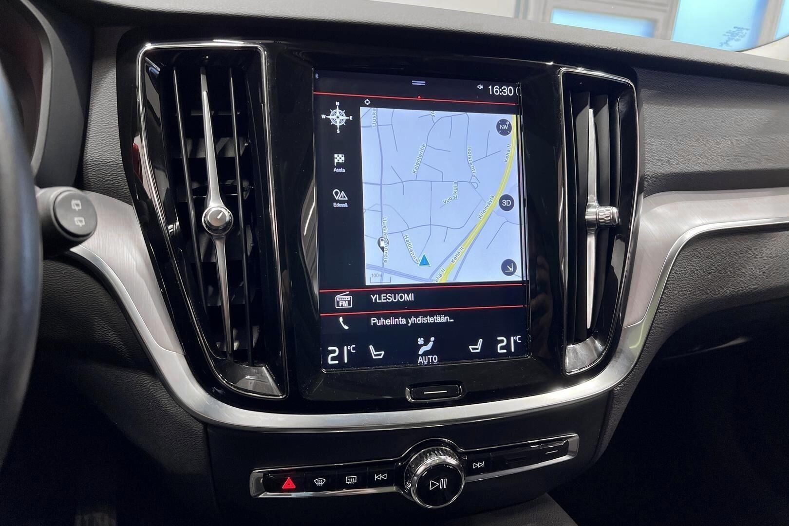 Volvo V60 iso kuva 15