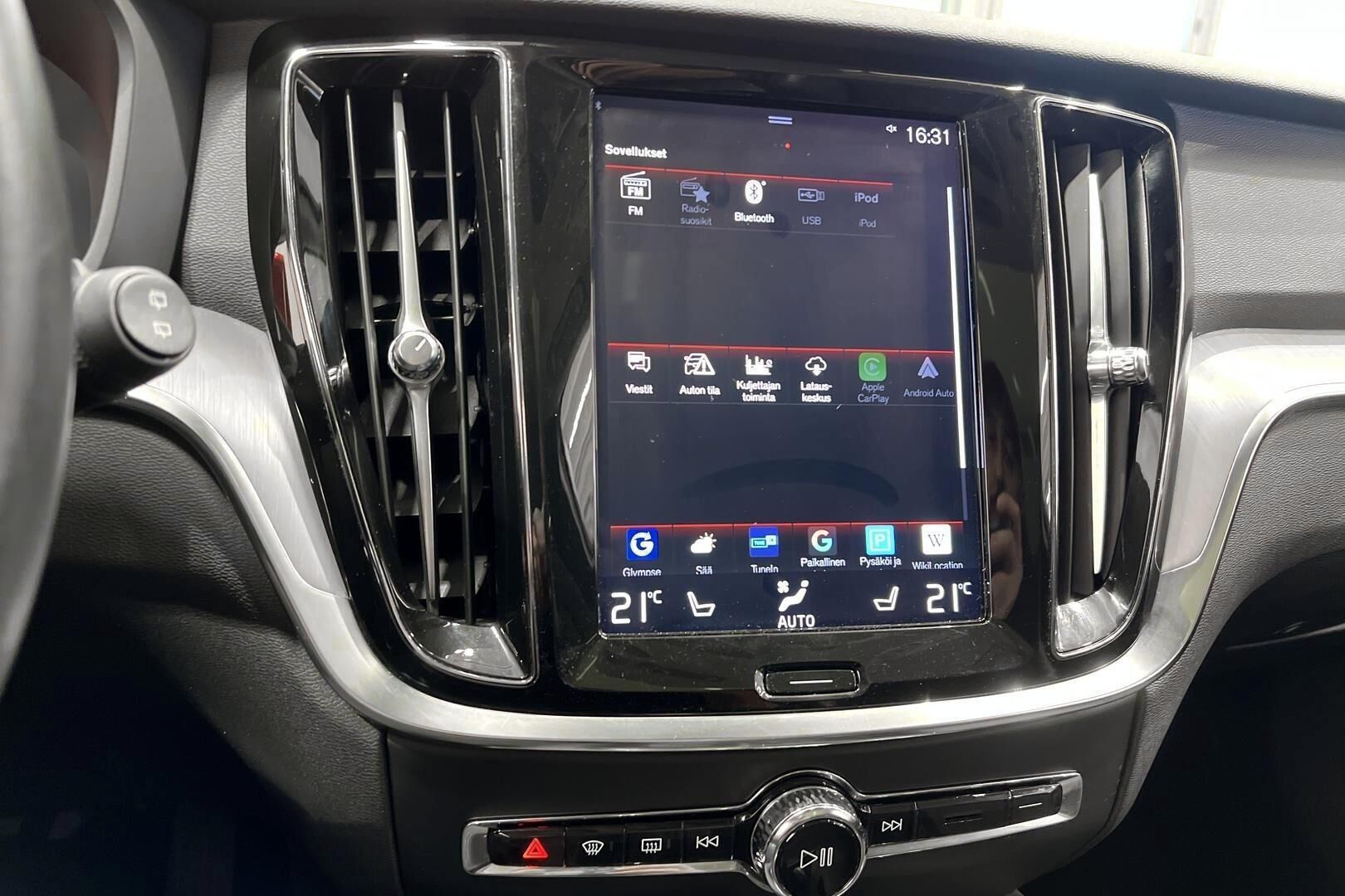 Volvo V60 iso kuva 18