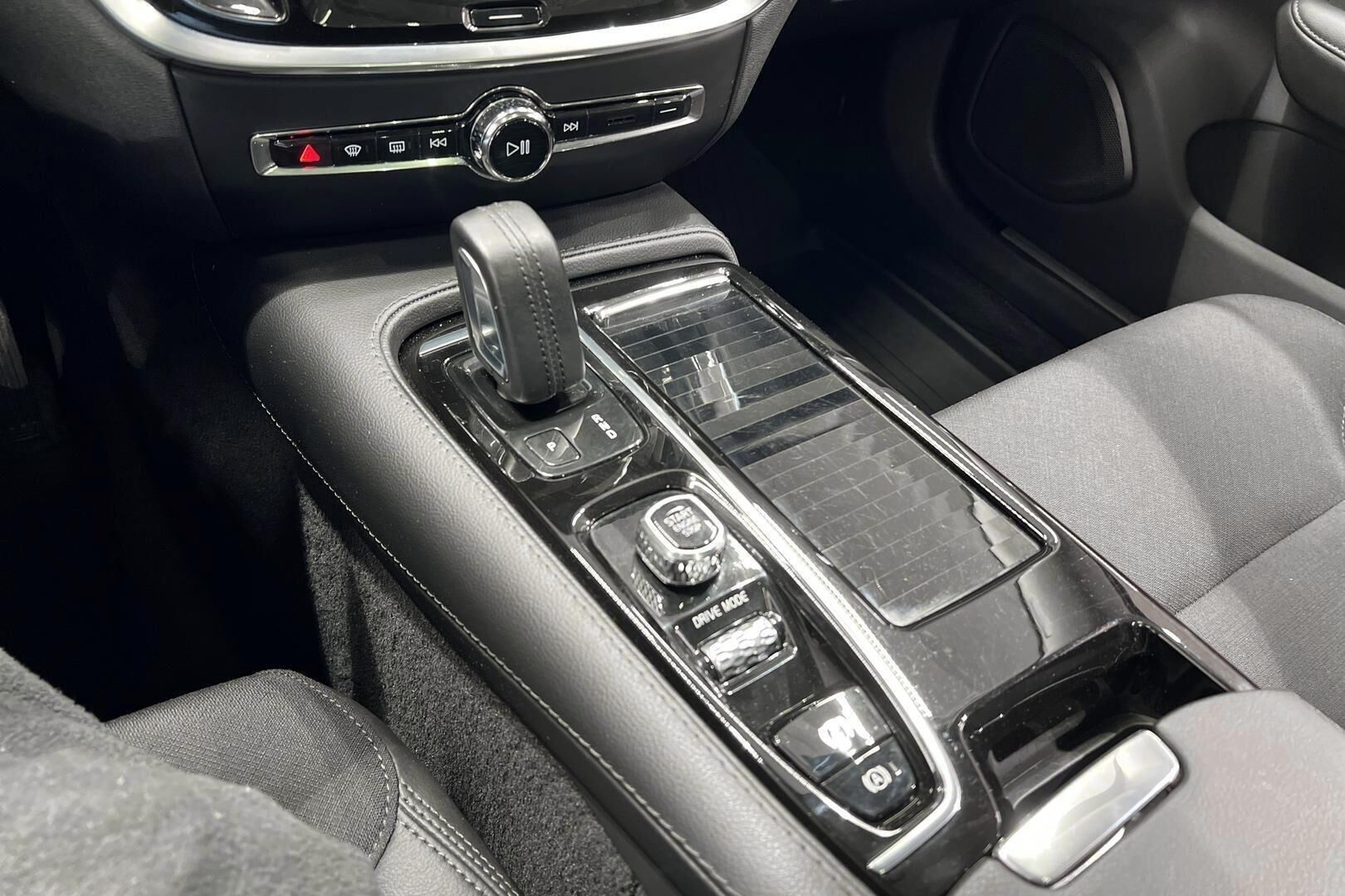 Volvo V60 iso kuva 24