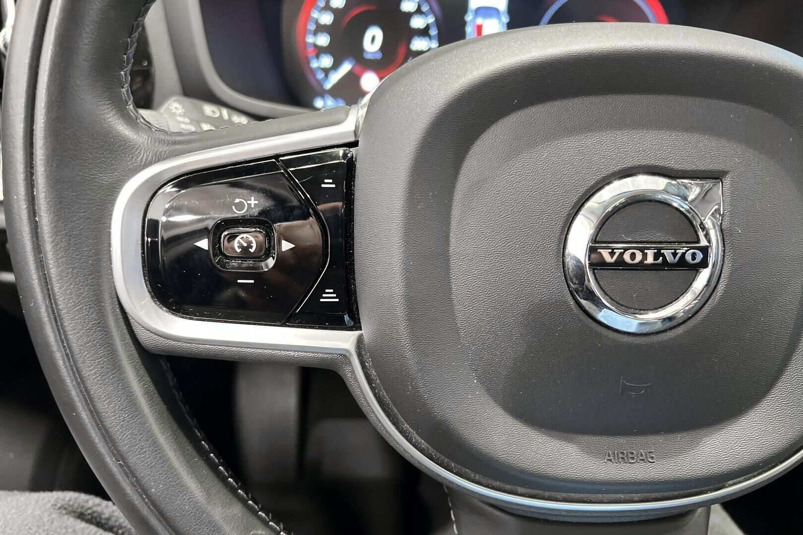 Volvo V60 iso kuva 27