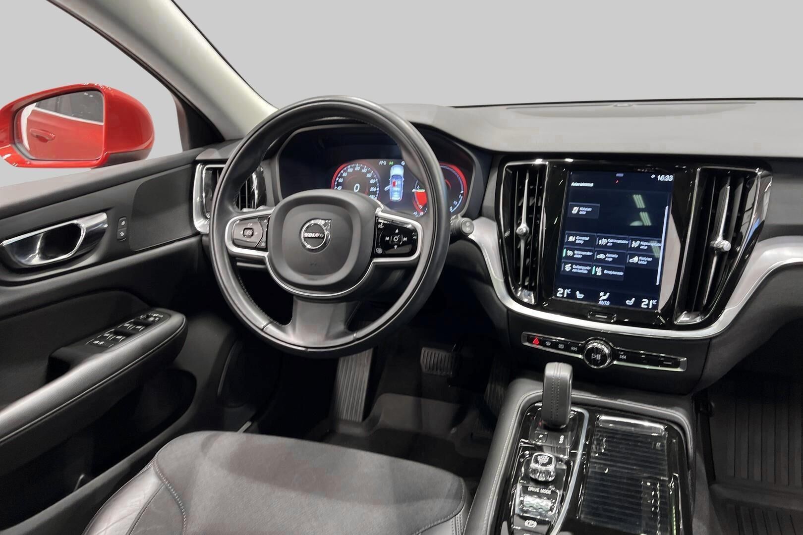 Volvo V60 iso kuva 33