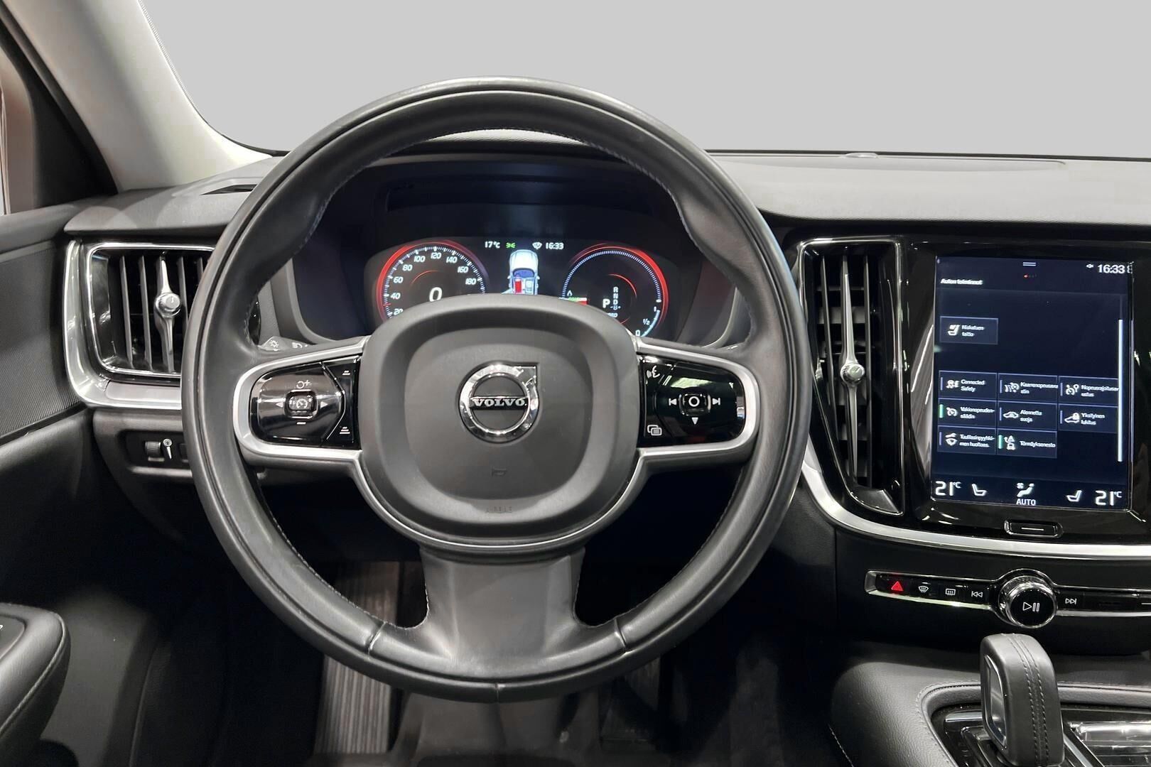 Volvo V60 iso kuva 34